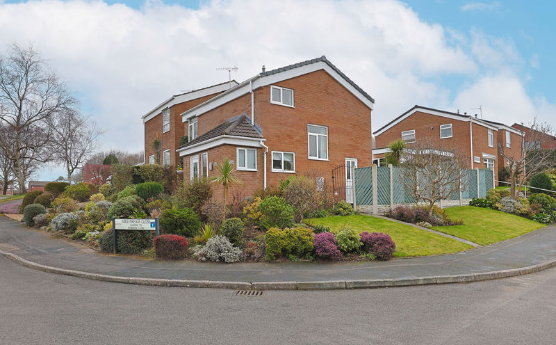 Lake View Avenue Walton